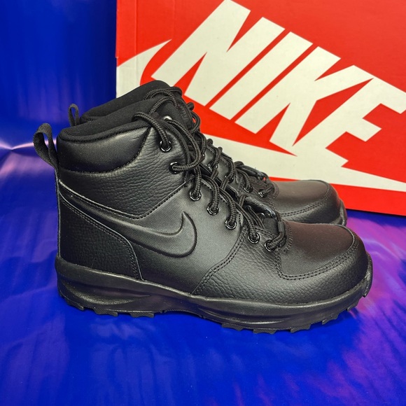 🆕 Nike Manoa Boot LTR Youth Size 4Y Women’s Size 5.5 Triple Black Fast Shipping - Picture 2 of 7